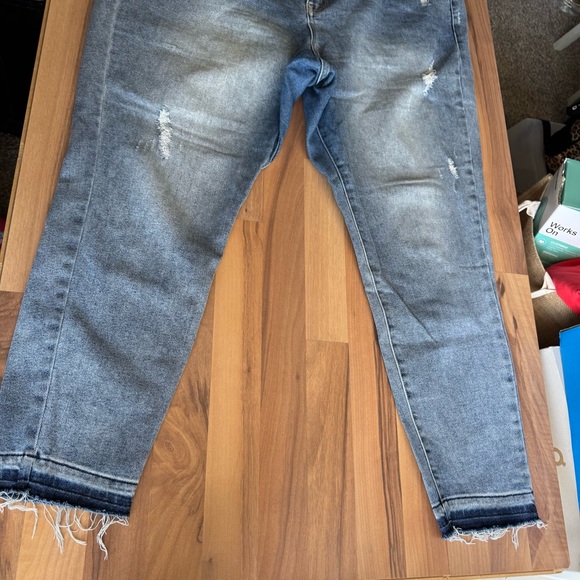 Lane Bryant Signature Fit Mid‎ Rise Skinny Jeans Distressed Sz 22 - Picture 3 of 8